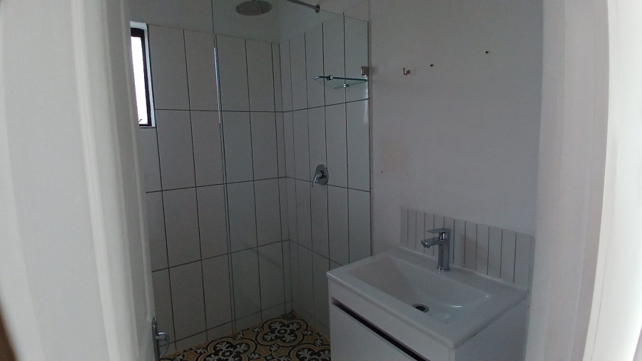 To Let 1 Bedroom Property for Rent in Clamhall Western Cape